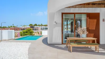 Chalet on Avenida Algorfa photo 39