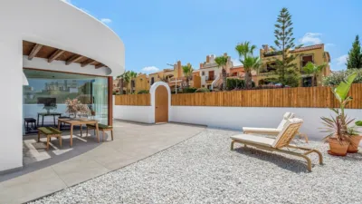 Chalet on Avenida Algorfa photo 44