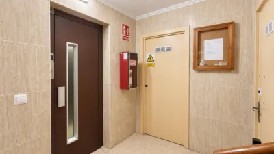 Apartment on Pere El Ceremonios Street photo 2