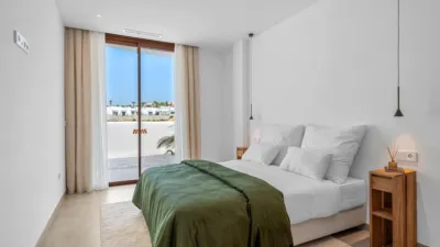 Chalet on Avenida Algorfa photo 24