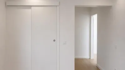 Apartment on Carrer de Lepant photo 3
