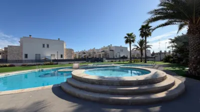 Terraced house in Carrer César Mateo Cid photo 90