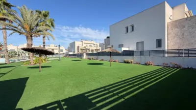 Terraced house in Carrer César Mateo Cid photo 81