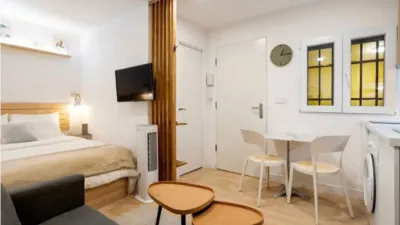 Studio apartment on Calle de la Palma photo 3