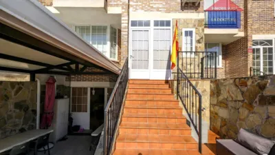 Terraced house on Calle de Ramón y Cajal photo 49