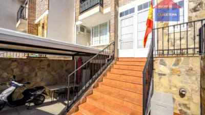 Terraced house on Calle de Ramón y Cajal photo 51