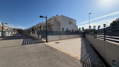 Terraced house in Carrer César Mateo Cid photo 79