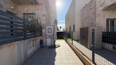 Terraced house in Carrer César Mateo Cid photo 5
