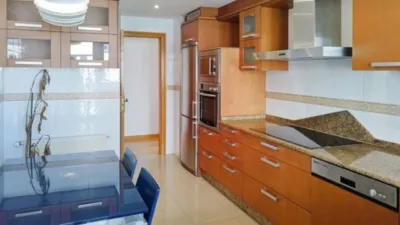 Apartment on Calle M Luisa Duran Marquina, No. 16 photo 8