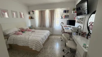 Flat on Calle de Sartaña photo 22