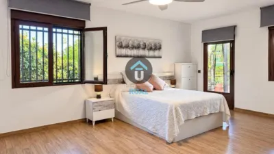 Chalet en calle Bahía photo 5