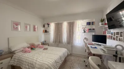 Flat on Calle de Sartaña photo 9