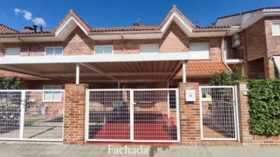 Chalet on Calle de Gargantilla photo 29