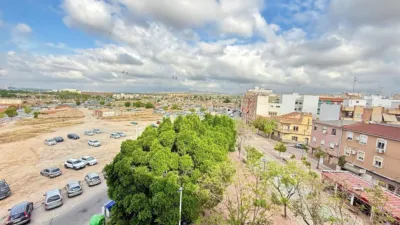 Flat for sale on Calle Josep Bernad Amorós photo 4