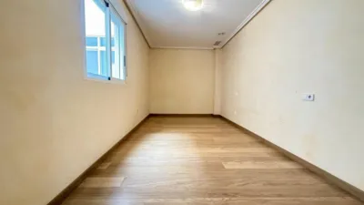 Flat for sale on Calle Josep Bernad Amorós photo 11