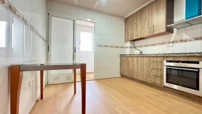 Flat for sale on Calle Josep Bernad Amorós photo 5