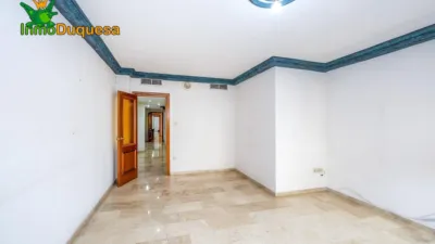 Apartment in Alhamar photo 4
