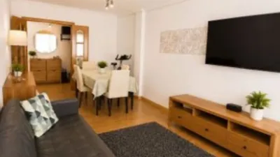 Apartment on Calle M Luisa Duran Marquina, No. 16 photo 3