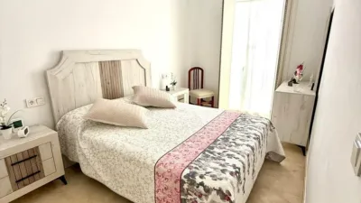 Apartment on Calle Trasbolsa photo 8