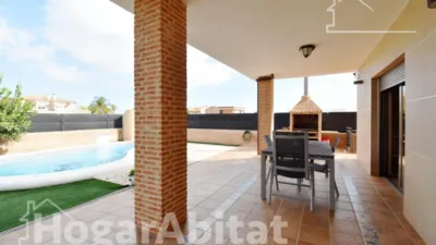 Chalet on Carrer de Tavernes de la Valldigna photo 4