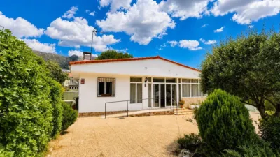 Chalet on Calle de las Saleguillas photo 2