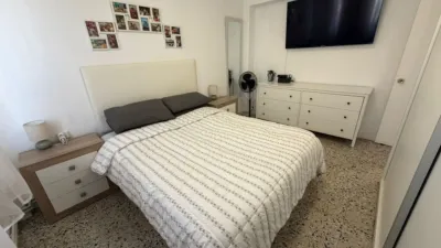 Flat on Calle de Sartaña photo 16