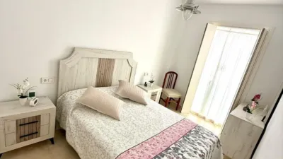 Apartment on Calle Trasbolsa photo 9