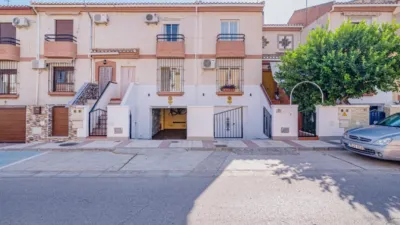 Terraced house in Airport Zone photo 2