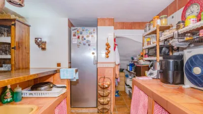 Terraced house in Airport Zone photo 8