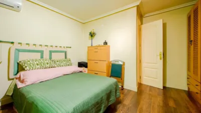 Apartment on Calle Cgdor Diego Valderrabano photo 22