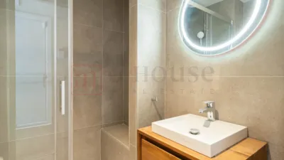 Apartment on Carrer del Consell de Cent photo 17