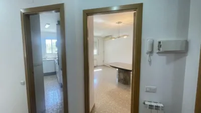 Flat for sale on Carrer de Lavoisier photo 3