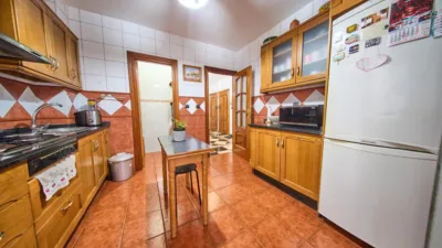 Flat on Calle de Ramón y Cajal photo 4