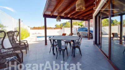 Chalet on Carrer del Te de Roca photo 3