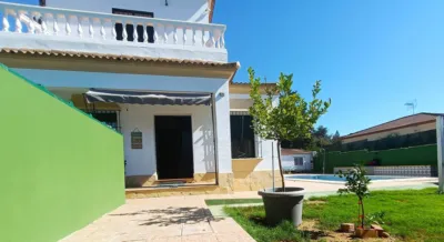Chalet on Urbanizacion La Colinas Street photo 8
