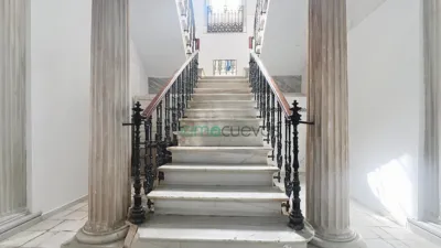 Terraced House in Centre photo 8