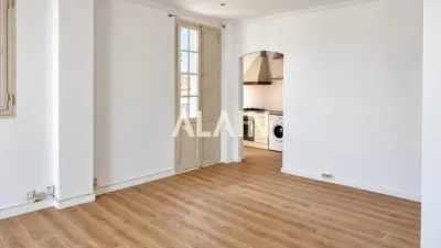 Apartment in Corts photo 2