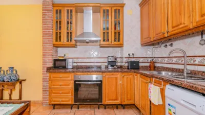 Terraced house in Airport Zone photo 27