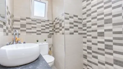 Flat on Calle Fernando Sastre photo 6