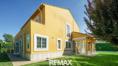 Chalet on Calle Duero, No. 22 photo 4