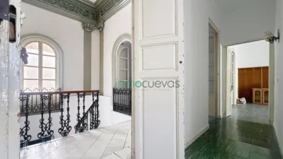 Terraced House in Centre photo 33
