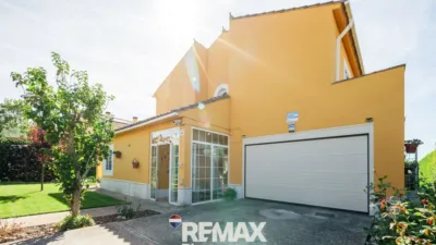Chalet on Calle Duero, No. 22 photo 3