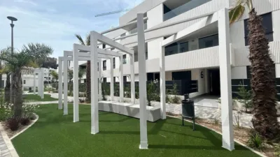 Apartment on Avenida Doctor Jaime Aparicio Santos photo 4