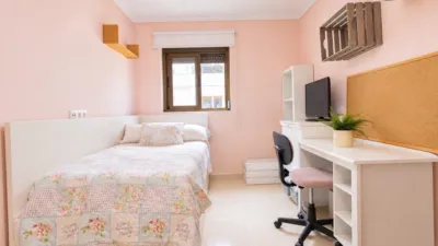 Flat on Calle Fernando Sastre photo 15