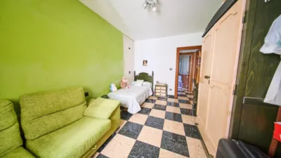 Flat on Calle de Ramón y Cajal photo 11