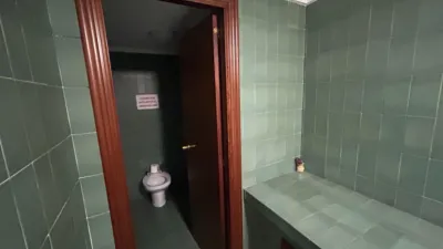 Local comercial en venta en Castiñeiriño - Més