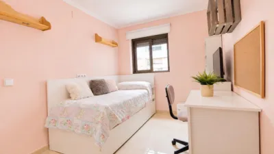 Flat on Calle Fernando Sastre photo 16