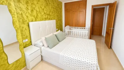 Apartment on Avda. Reyes Catolicos photo 22