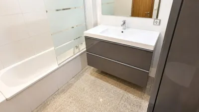 Apartment on Avda. Reyes Catolicos photo 18