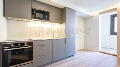 Apartment on Carrer del Consell de Cent photo 5